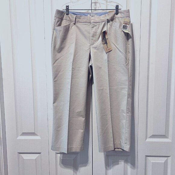 Dockers Metro Capris-NWT-Khaki Diem Straight Size 12 Women's -Stretch-Casual - Picture 2 of 15